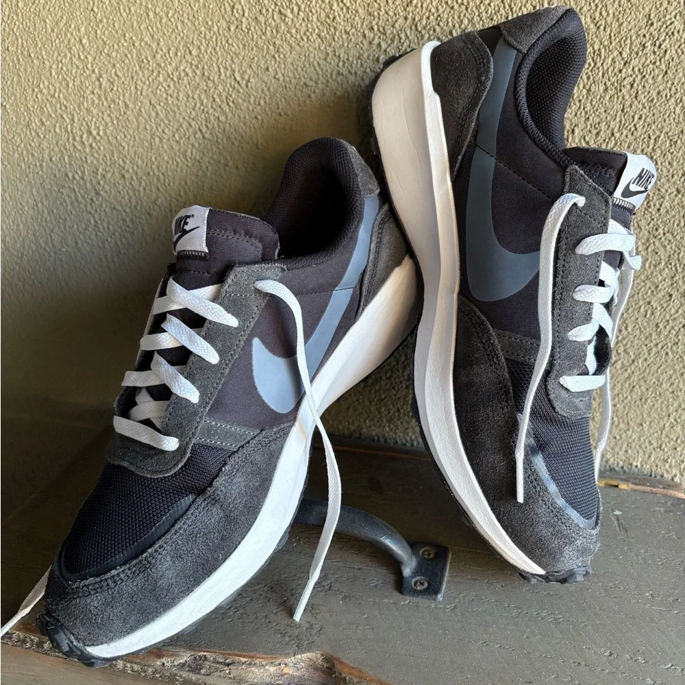 Nike Waffle Debut Mens Black Sneakers - Picture 7 of 16